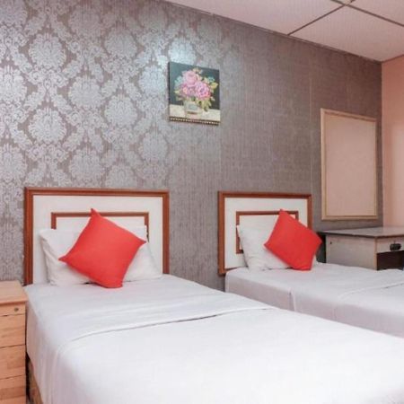 Hotel Tiara Chukai Екстериор снимка